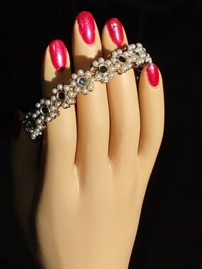 Mirror Reflective Pearl Daisy Gold Bangle NWOT